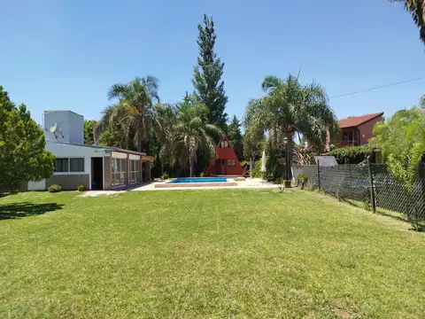 Venta Funes Ambiente Quincho Pileta Lote 1000m2