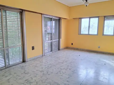 PH 3 AMBIENTES EN VENTA BERNAL PATIO Y TERRAZA 