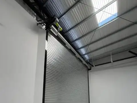 Alquiler deposito/galpon 270 mtrs en bernal