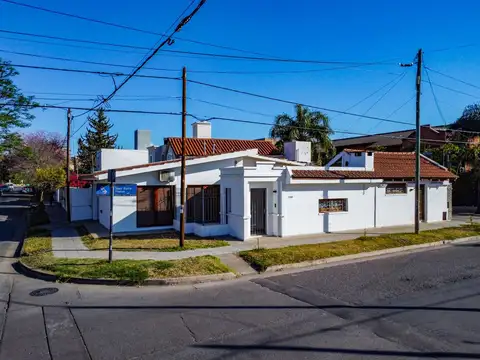 VENTA CASA ESQUINA 2 DORM TABLADA PARK LUMINOSA 