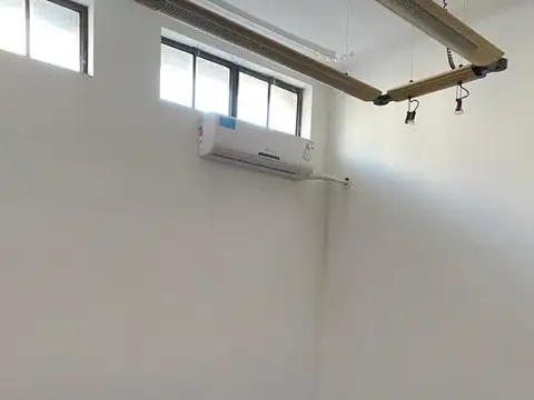 OFICINA CÉNTRICA. Edificio Victoria Mall. Córdoba 1015 2do Piso. 153 m2 Exclusivos. Muy buen estado.