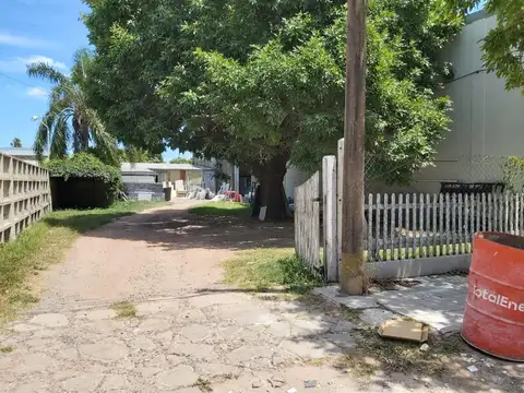 SE VENDE  GRAN TERRENO + GALPON