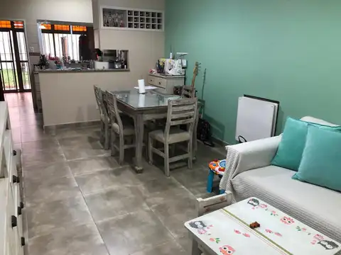 Depto Tipo Casa en Venta de 3 ambientes