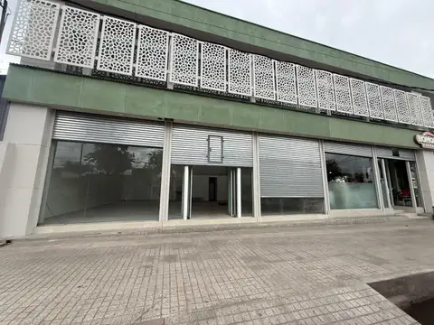 ALQUILER LOCAL COMERCIAL EN EL CENTRO DE LAS HERAS, MENDOZA. 150 M2 Baños