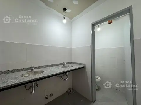 Av. Bartolomé Mitre al 700