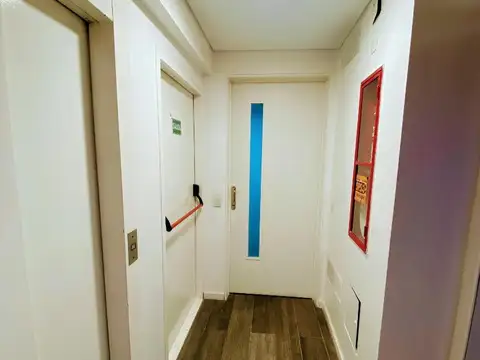 Cabildo 4500, Piso 8