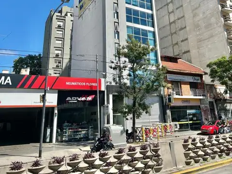 Cabildo 4500, Piso 8