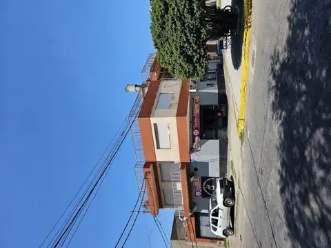 Casa 2 ambientes con 1 baño