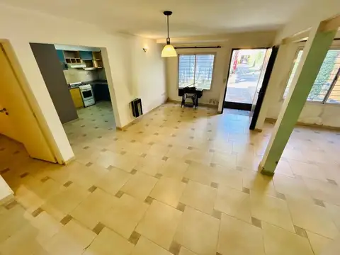 Duplex 5 ambientes a refaccionar venta Banfield