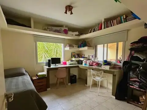 Casa en Venta con 6 cocheras