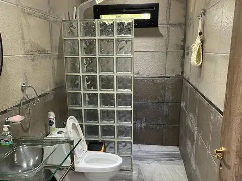 Casa 2 ambientes con 1 baño