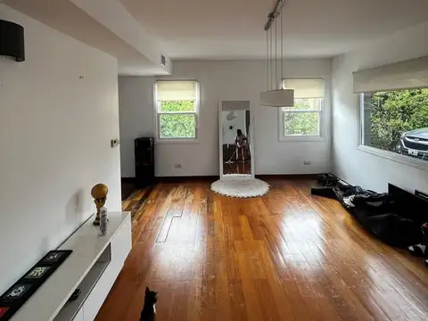 Casa en Venta con 4 cocheras