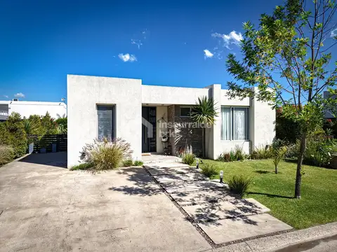 CASA EN VENTA 4 AMBIENTES EN BARRIO NAUTICO VILA MARINA 1, TIGRE! 