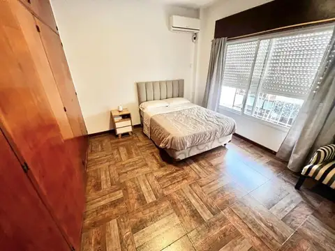 Casa en PH reciclada en muy buen estado y ubicación.