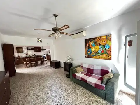 Casa 6 ambientes con 4 baños