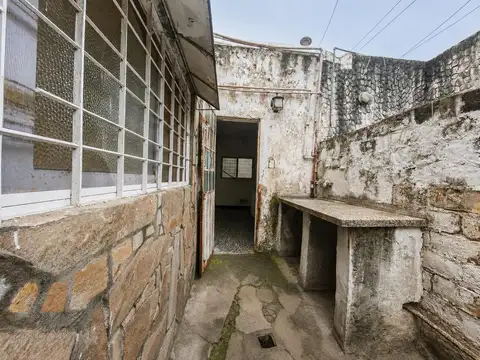 Depto Tipo Casa en Venta 80 años