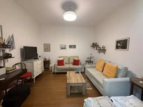 ENCANTADOR PH 3 AMBIENTES AL FONDO, PLANTA BAJA, SILENCIOSO, CON GRAN TERRAZA PROPIA