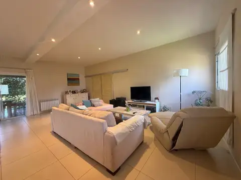 Casa de 4 ambientes en venta en barrio cerrado lomas de san francisco open door con piscina