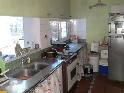 Casa 3 ambientes con entrada auto y parque