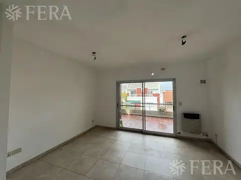 Alquiler Departamento 2 ambientes con parrilla y cochera en Sarandi