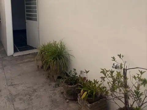 Avenida Eva Perón 700