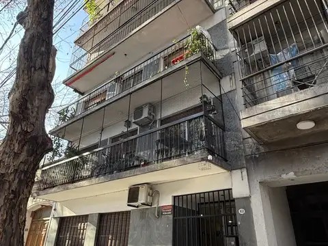 EXCLUSIVO DEPARTAMENTO DE 4 AMBIENTES, 96M2, GRAN COCINA Y COMEDOR DIARIO, LAVADERO INDEP. - UNICA CALIDAD DE CONSTRUCCION !