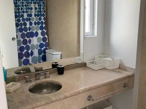 Arenales al 800 entre suipacha y esmeralda