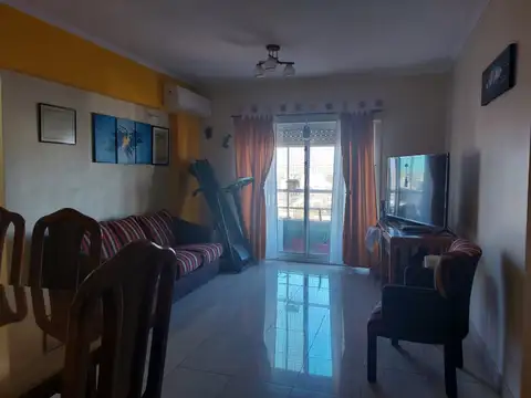 Cnel R L Falcon 4000, Piso 9