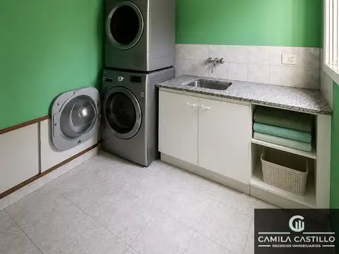 Casa 5 ambientes con 2 baños
