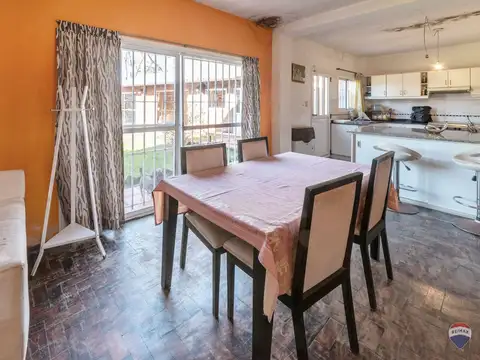 Casa 4 ambientes con 1 baño