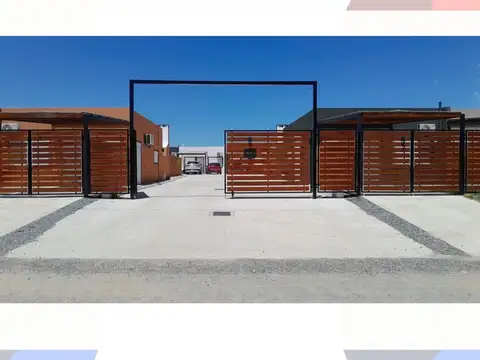 Casa 3 ambientes en VENTA en Colonia con piscina