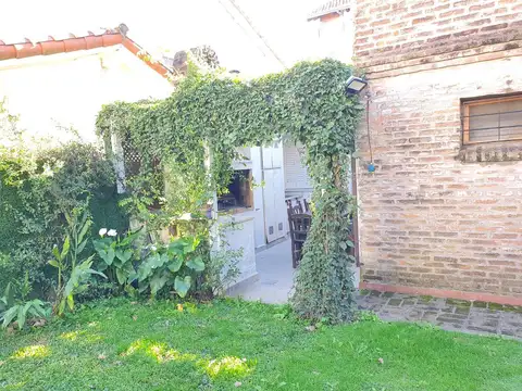 Ameghino  al 100 - BECCAR (Vias a Libertador)