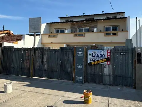 Triplex en venta 4 ambientes con patio y cochera A ESTRENAR 