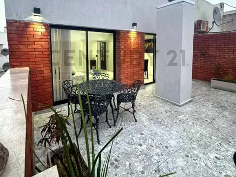 VENTA DEPARTAMENTO RECICLADO CON 2 TERRAZAS PROPIAS