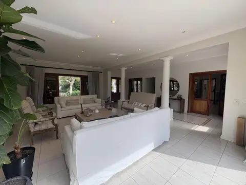 Casa en Alquiler de 4 dormitorios