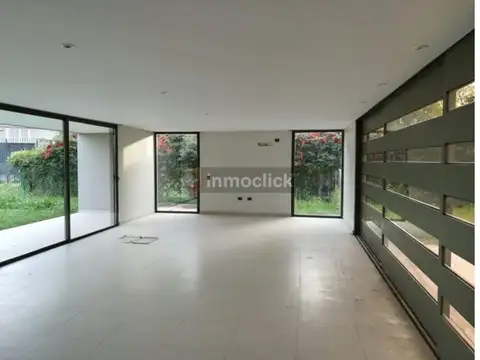 Casa 4 ambientes con 4 baños