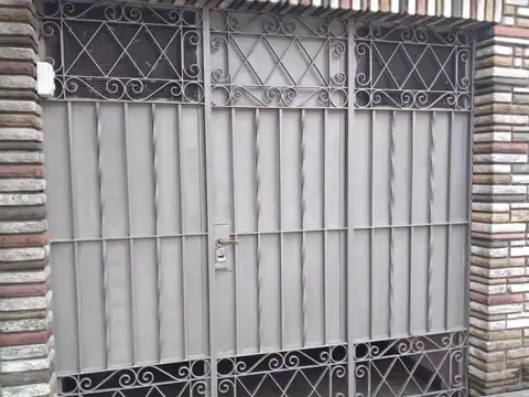 Dto. 1 amb. pasillo al fondo independiente Luminoso