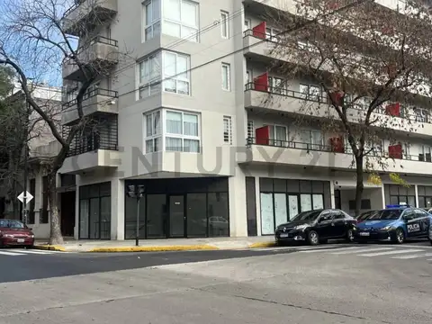 ALQUILER LOCAL COMERCIAL  104 M2 TOTALES PB 53 M2 Y SS 51 M. A  ESTRENAR. GALLO 1200 RECOLETA