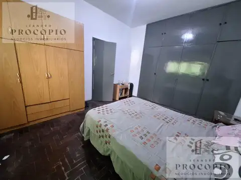 Casa 5 ambientes con 2 baños