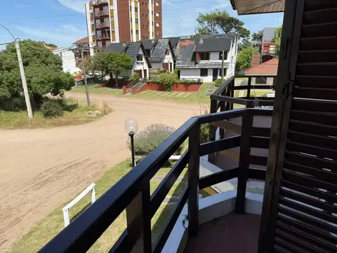 ALQUILER TEMPORARIO DUPLEX VILLA GESELL 2 1/2 AMB.