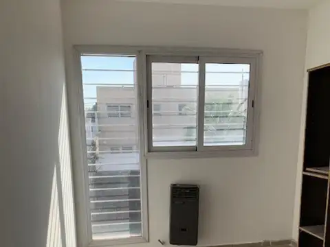 Depto Tipo Casa en Alquiler con 1 cocheras