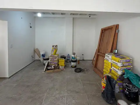 Depto Tipo Casa en Alquiler en Lanus Este, $ 750.000