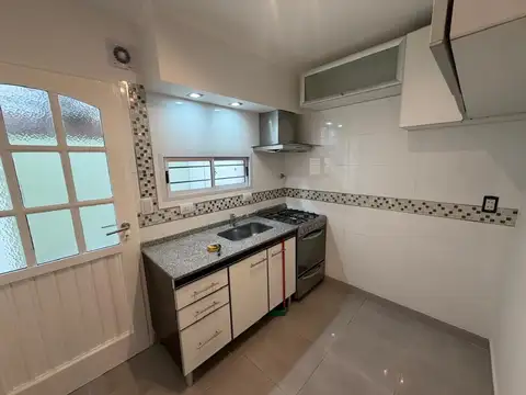 Depto Tipo Casa en Alquiler de 3 ambientes