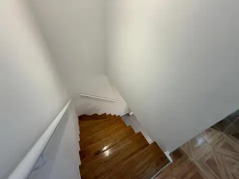 Depto Tipo Casa en Alquiler de 2 dormitorios