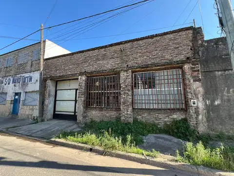 VENTA GALPON CON CASA 2 DORMITORIOS EN BELGRANO 