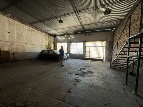 VENTA GALPON CON CASA 2 DORMITORIOS EN BELGRANO