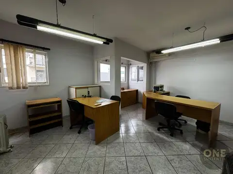 Oficina 3 ambientes con 1 baño