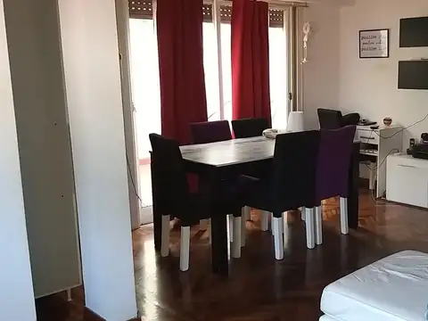 P.H 3 ambientes Sin Expensas en primer piso p/escalera con terraza, quincho y 2 patios.