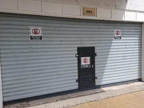 AMPLIO LOCAL DE 100 M2 EN ZONA COMERCIAL