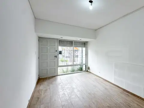 Depto Tipo Casa en Alquiler de 3 ambientes